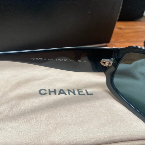 Chanel Sunglasses, Polarized Black and White Interlocking CC - Picture 3 of 4